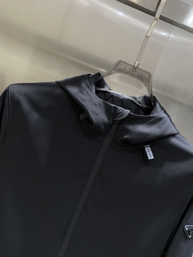 Pra*a outwear